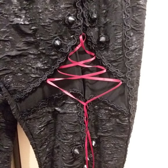 Devil Fashion Textured Detailed Leggings - Picture 3 of 3